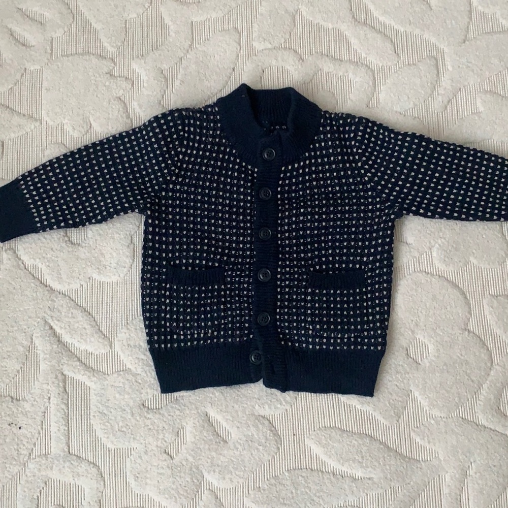 Like New Baby Gap Sweater Size 18-24 Blue